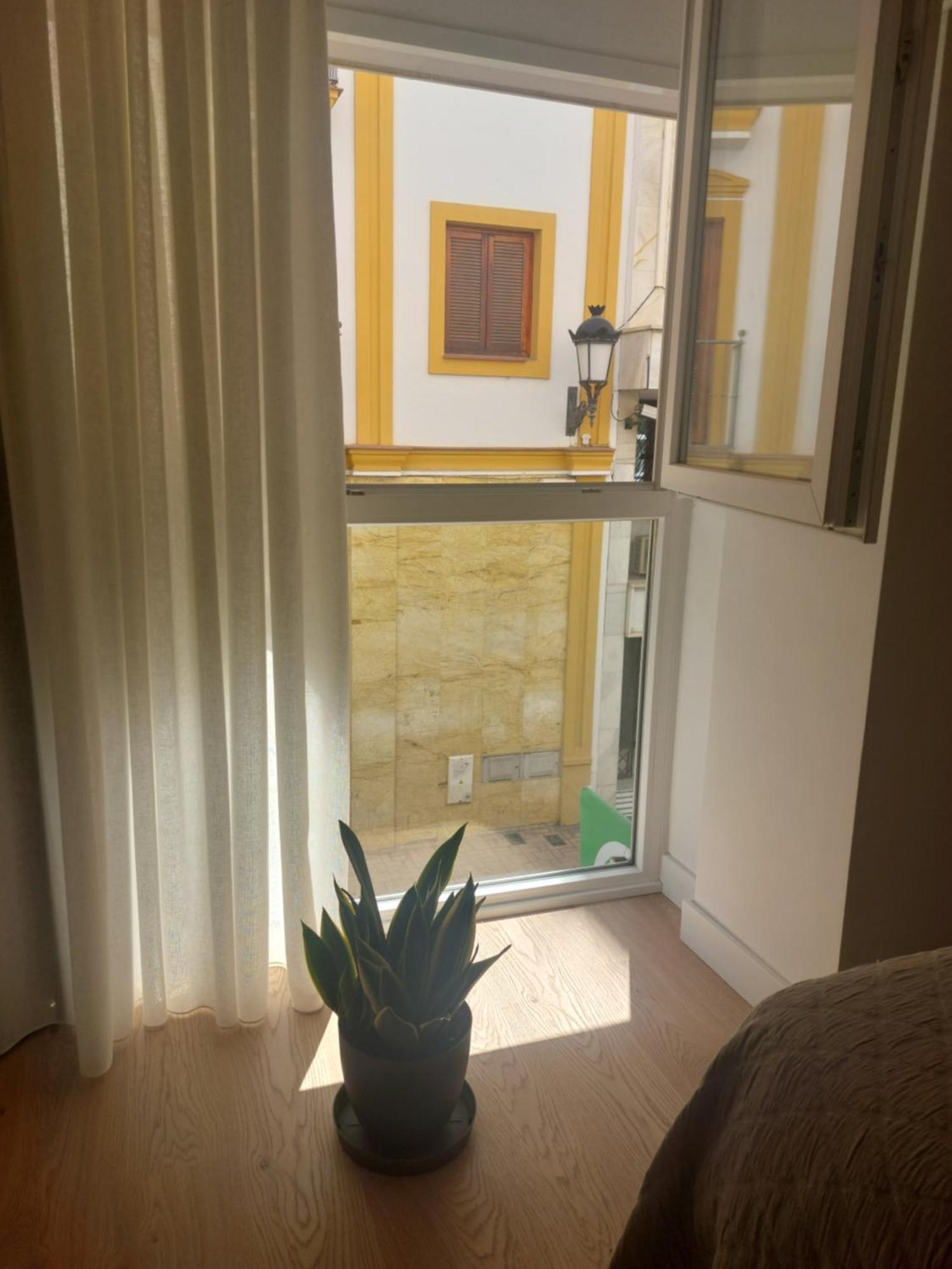Don Miguel, Apartamento Y Parking Huelva Esterno foto
